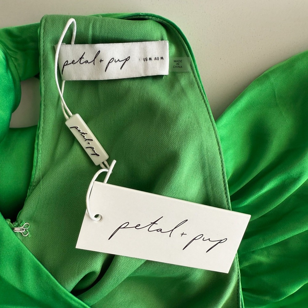 Petal & Pup NWT Odilia Tie Waist‎ Sleeveless Funnelneck Kelly Green Romper M - Picture 9 of 13